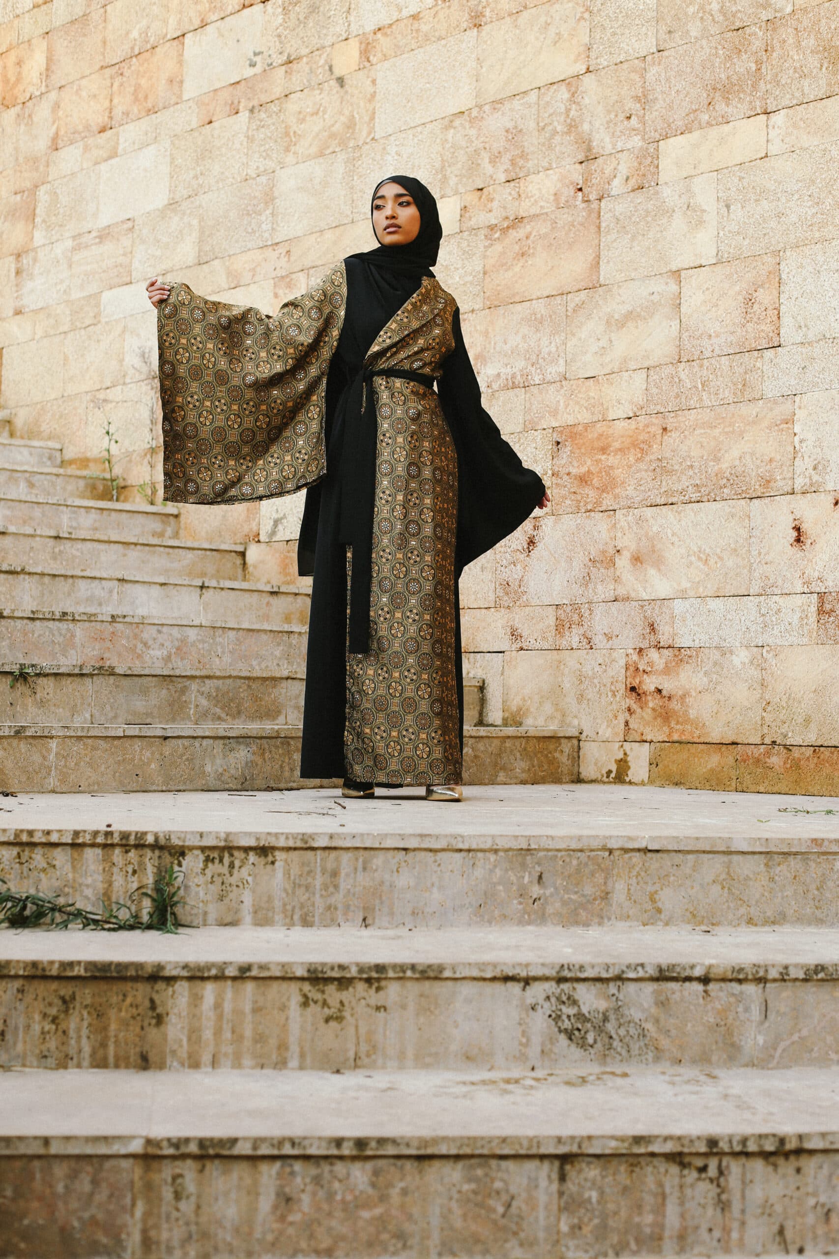 Oman patterned Abaya-1