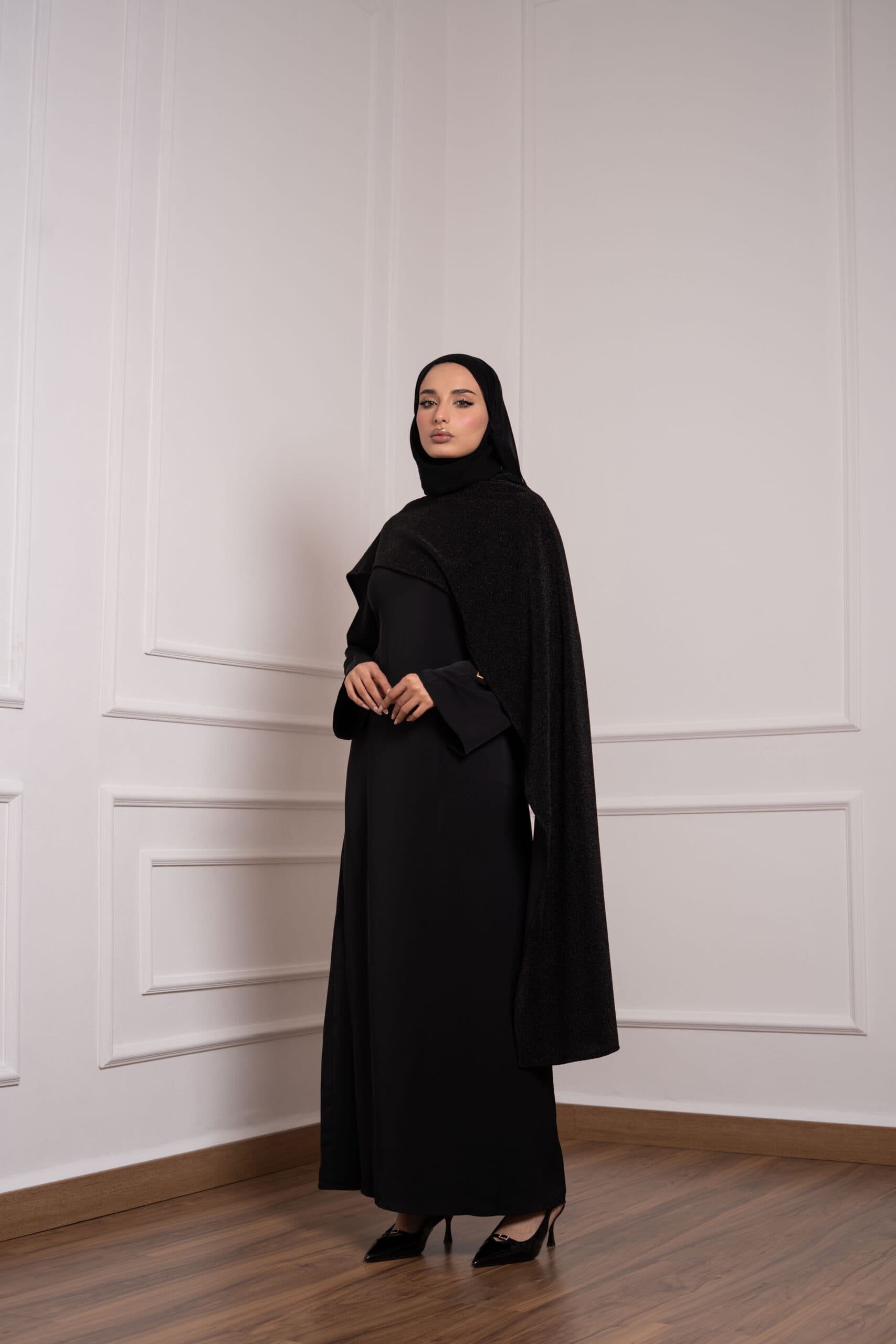 Glow Scarf Abaya – Black